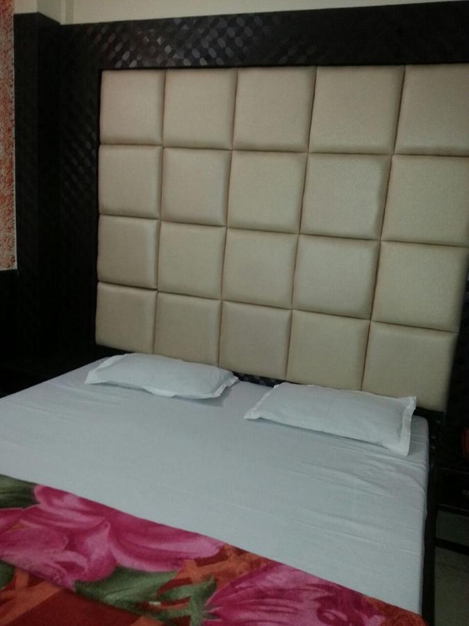 Silver Palace Hotel New Delhi Exterior photo